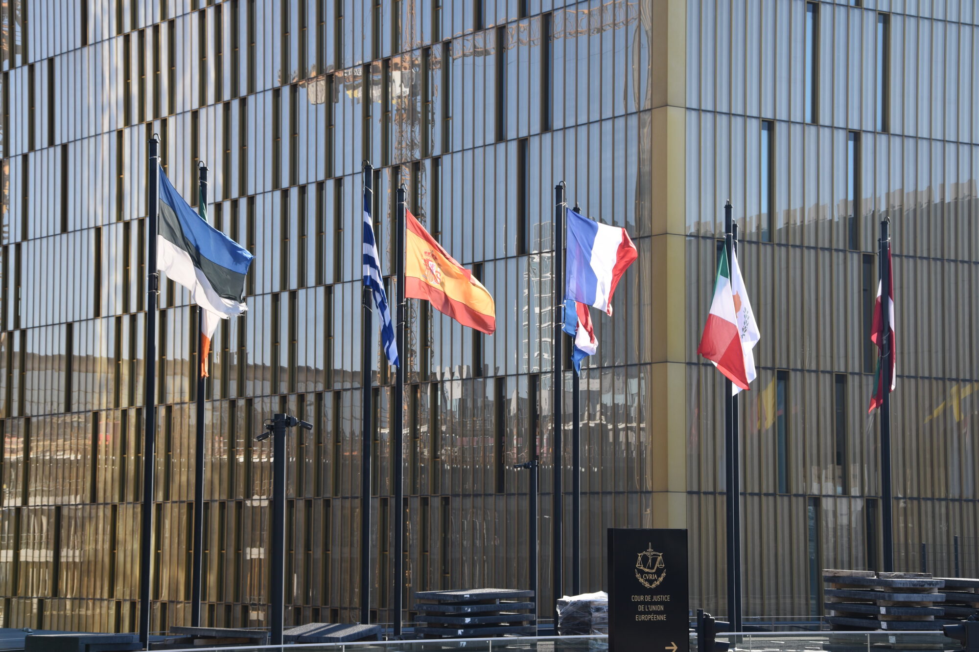 Keine Daten mehr ins EU-Ausland: Was bedeutet das EuGH-Urteil Schrems II für Anwältinnen und Anwälte?